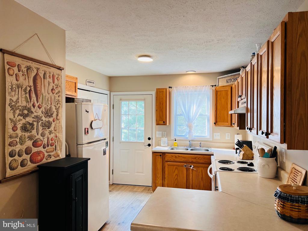 1127 SETTLERS LANDING DRIVE 47