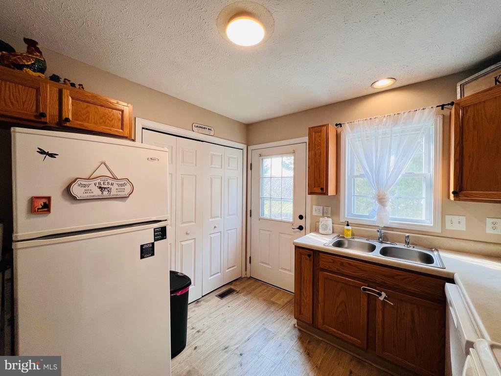 1127 SETTLERS LANDING DRIVE 47