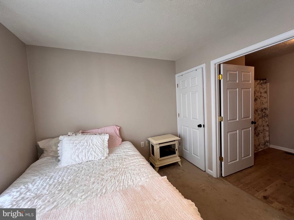 1127 SETTLERS LANDING DRIVE 47