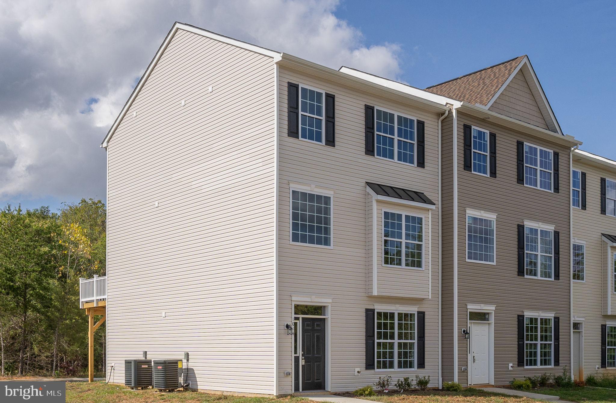 1006 WICKLOW DRIVE