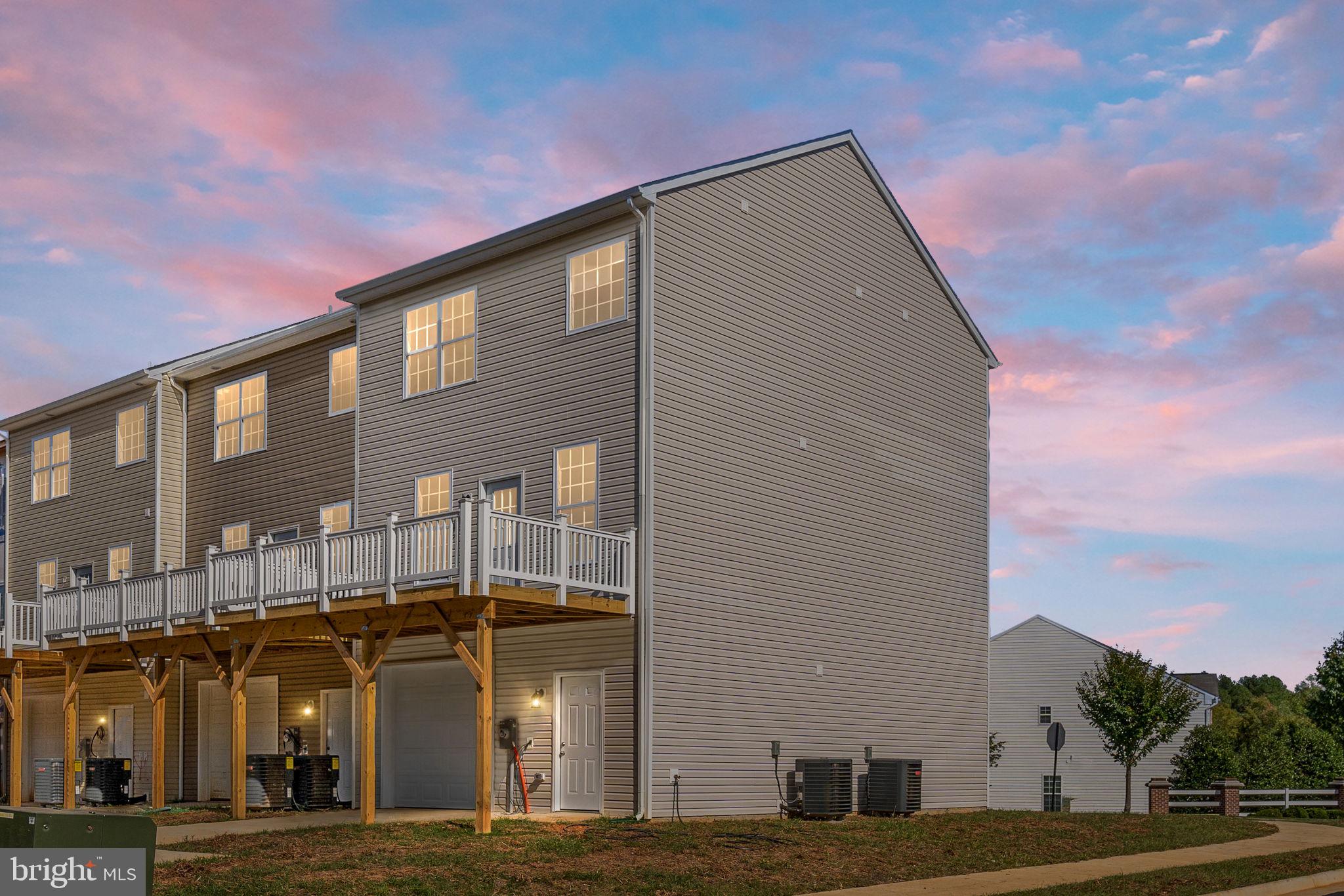 1006 WICKLOW DRIVE