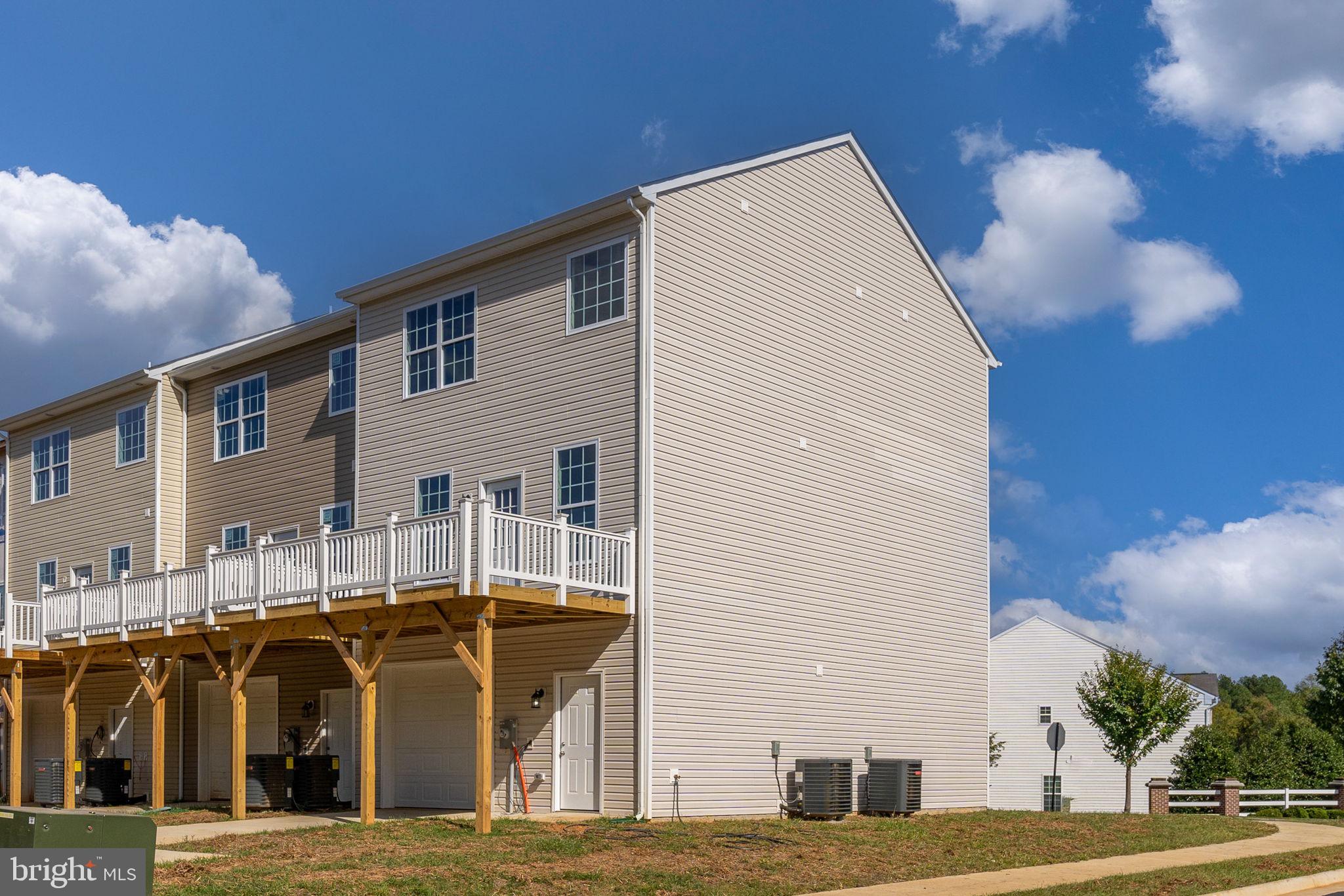 1006 WICKLOW DRIVE