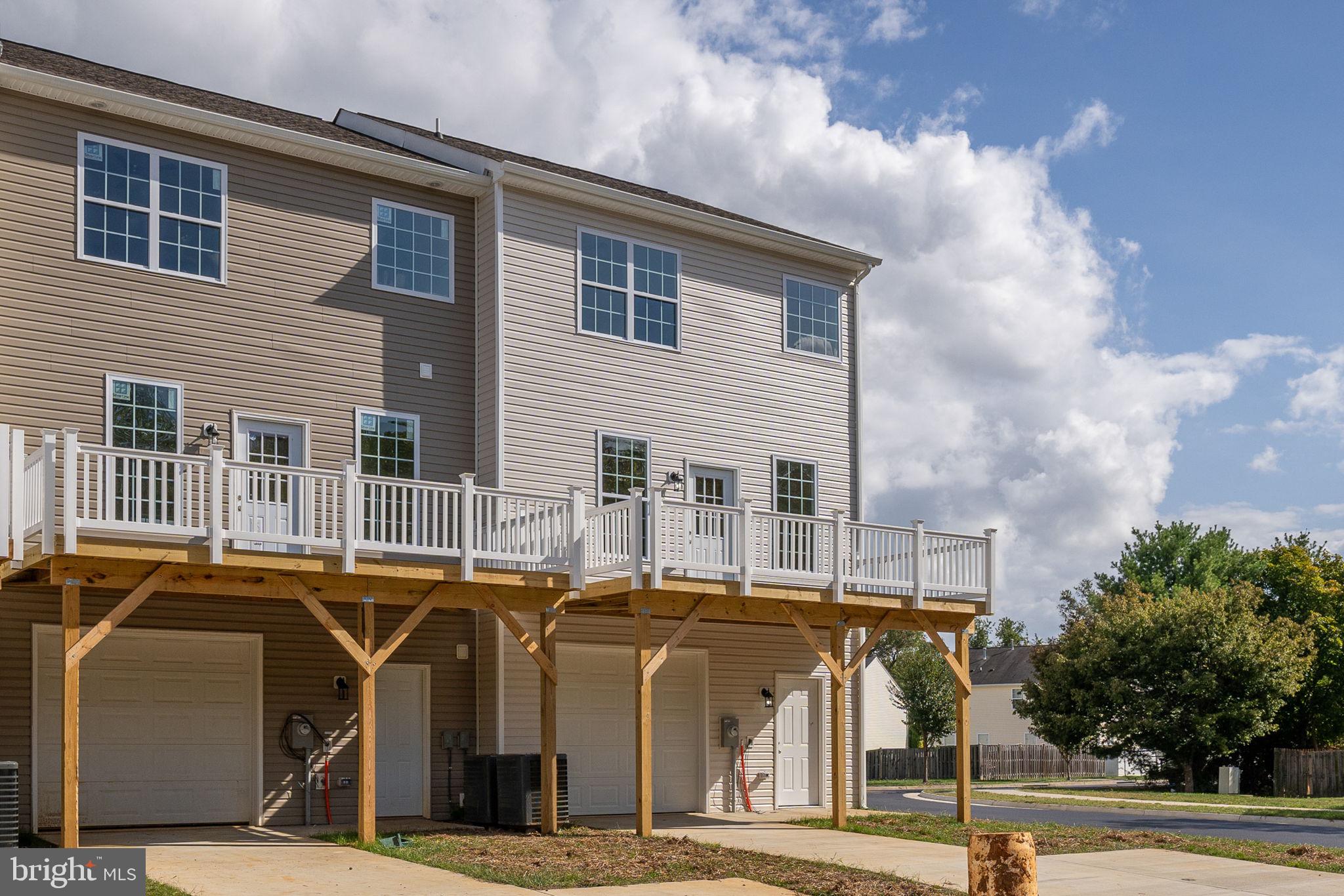 1006 WICKLOW DRIVE