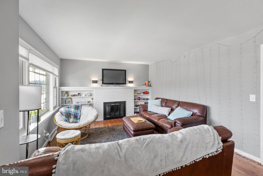 1321 ROWE STREET