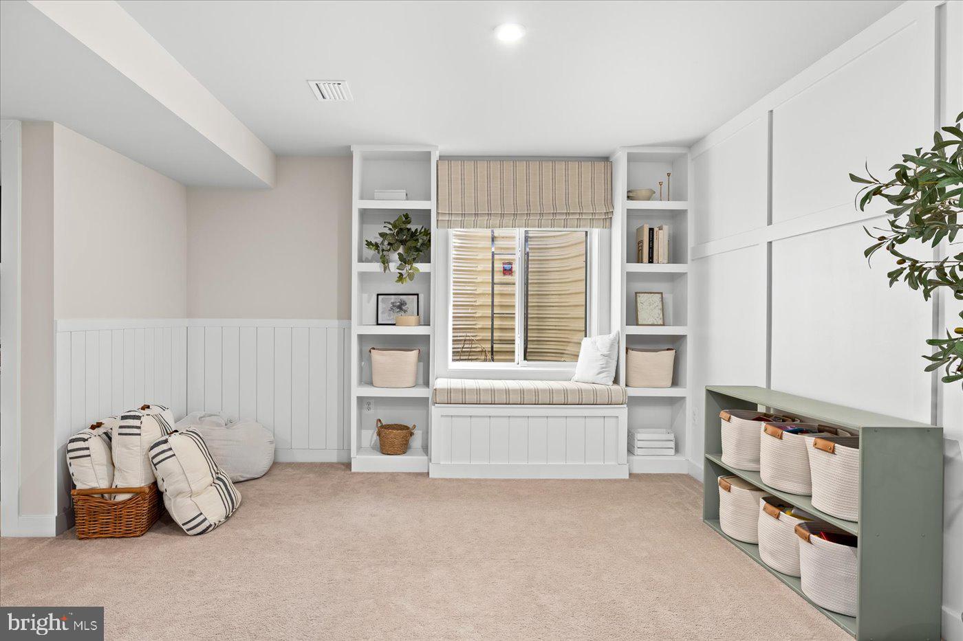 1104 CITY VIEW LANE