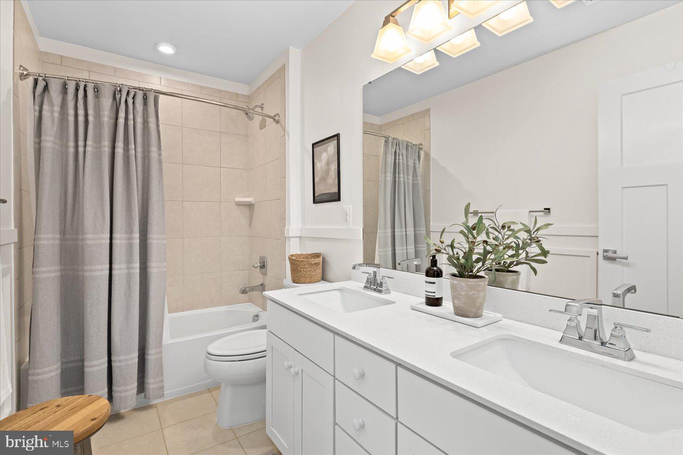 1104 CITY VIEW LANE