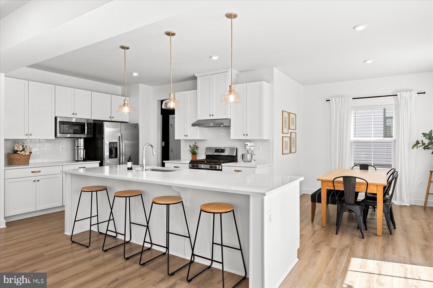 1104 CITY VIEW LANE