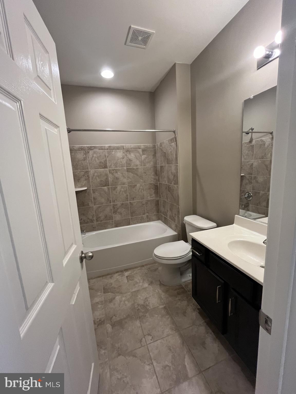 1002 SAVOY PLACE