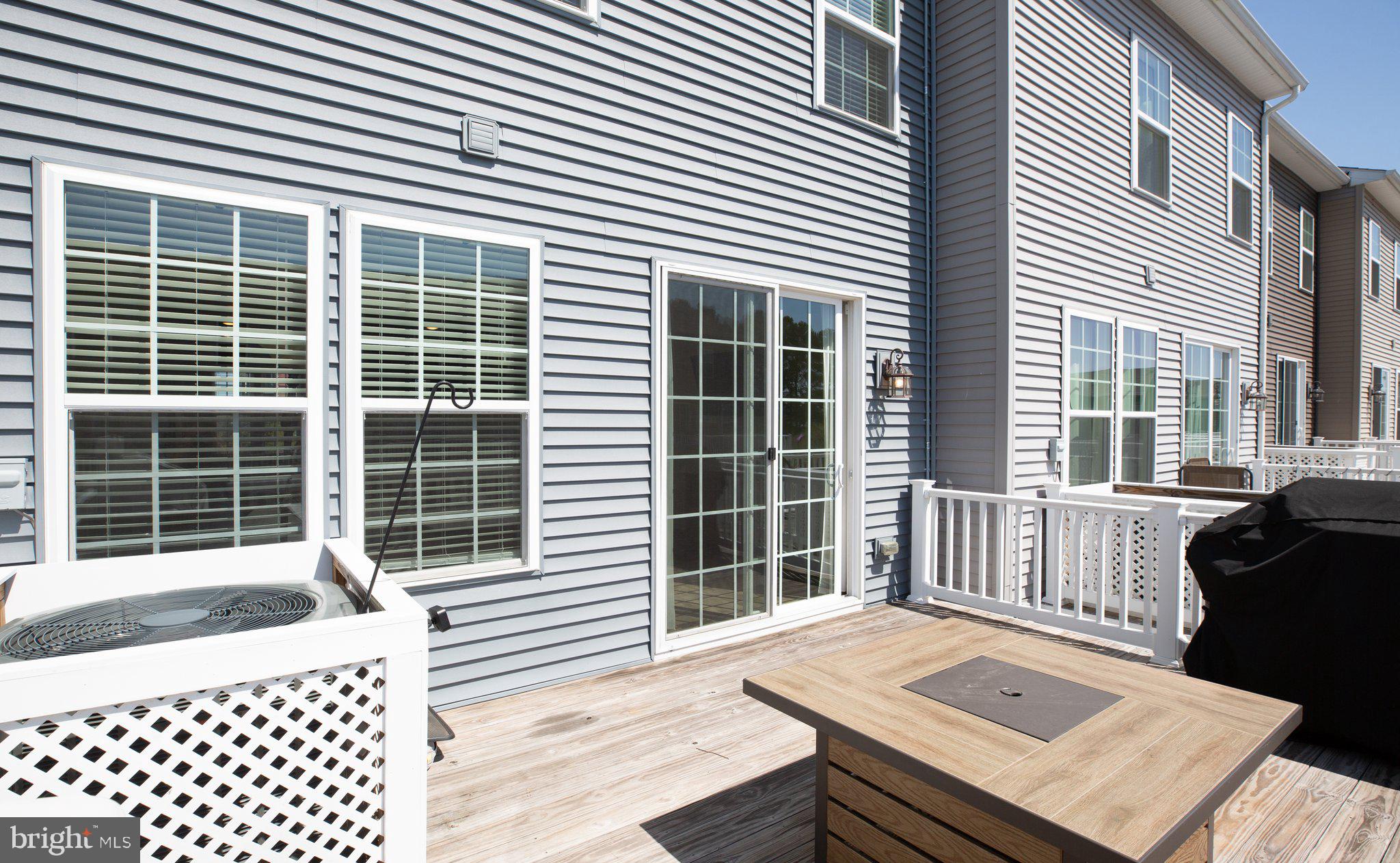 1807 NOYACK LANE