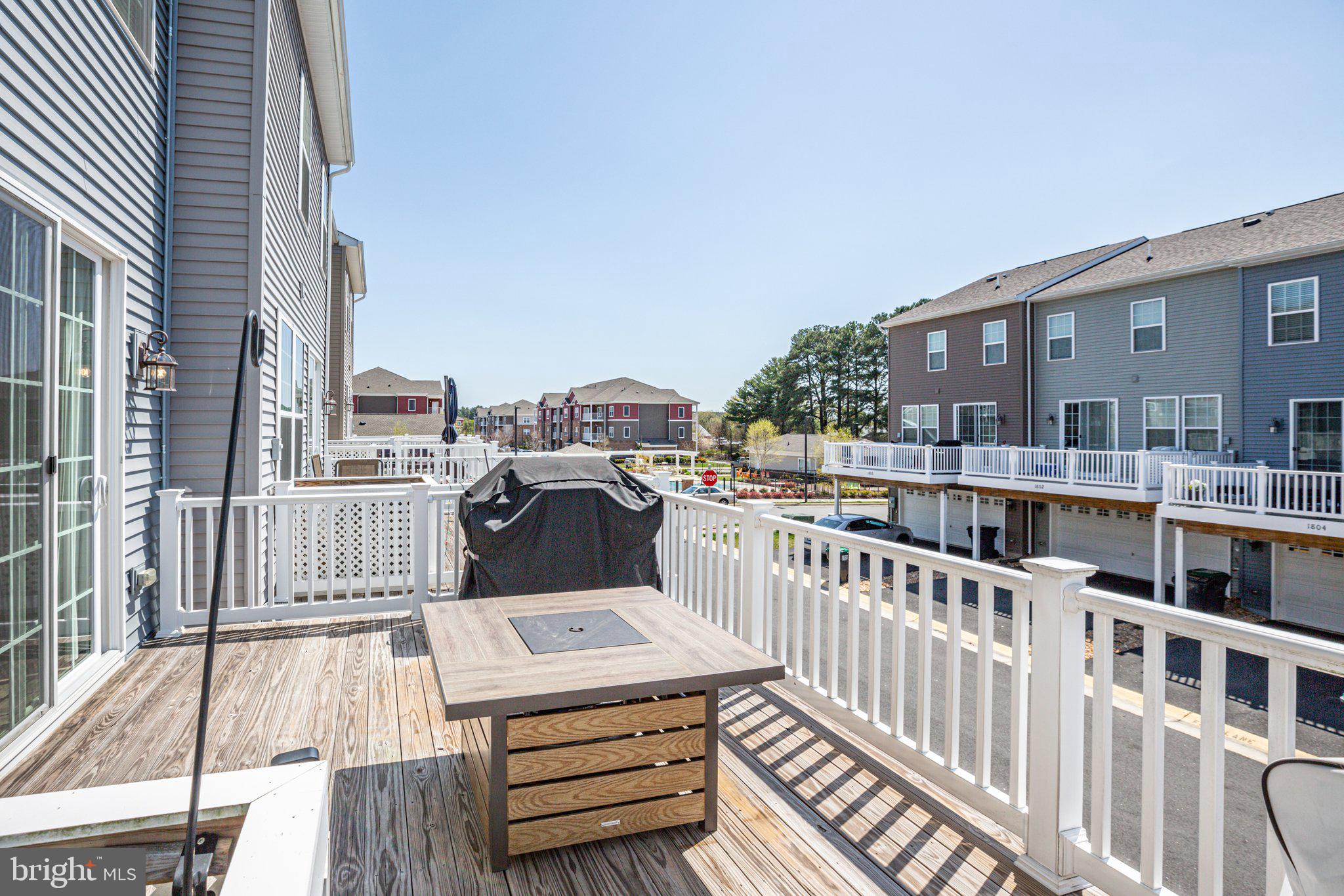 1807 NOYACK LANE