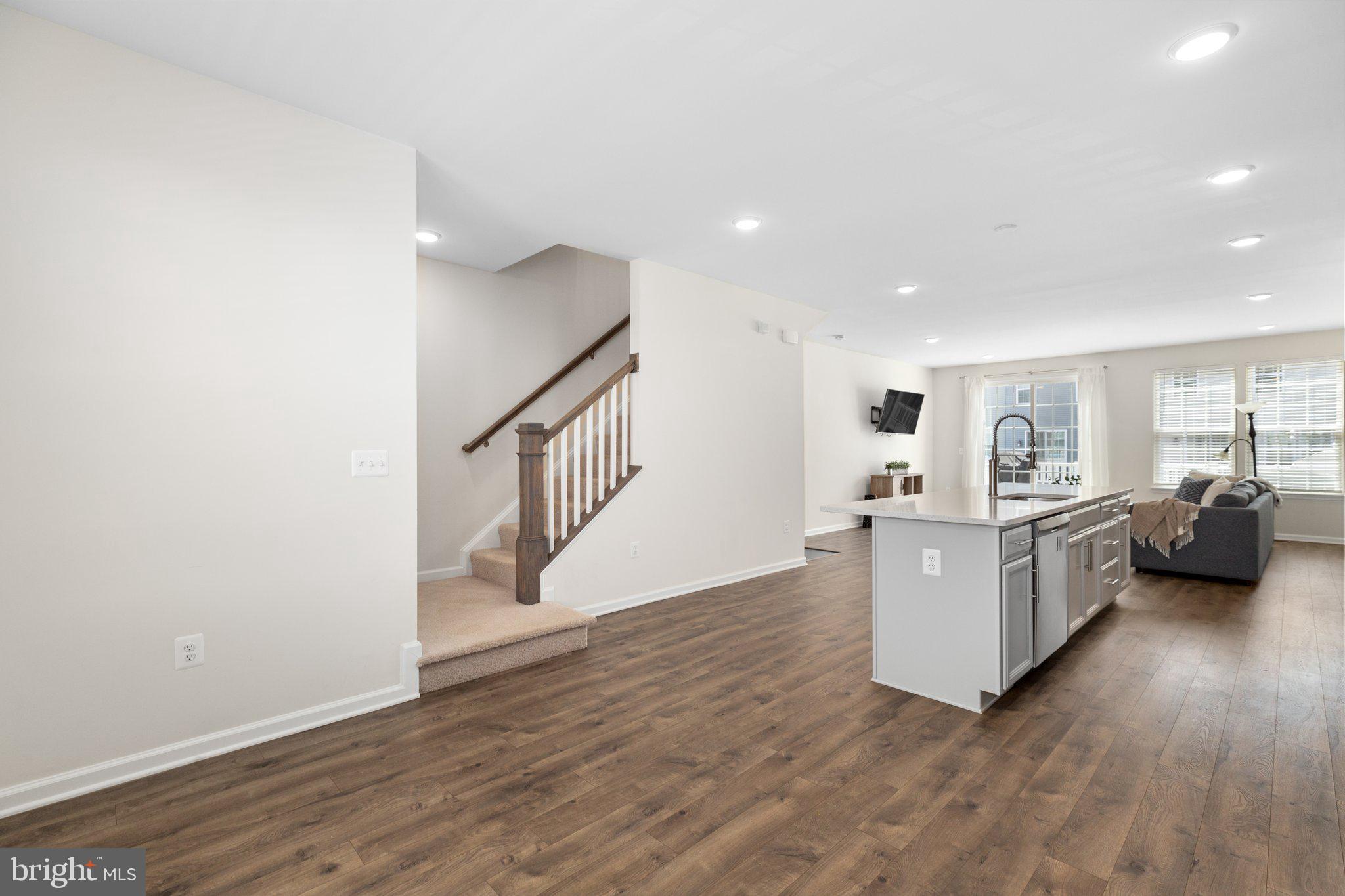 1807 NOYACK LANE