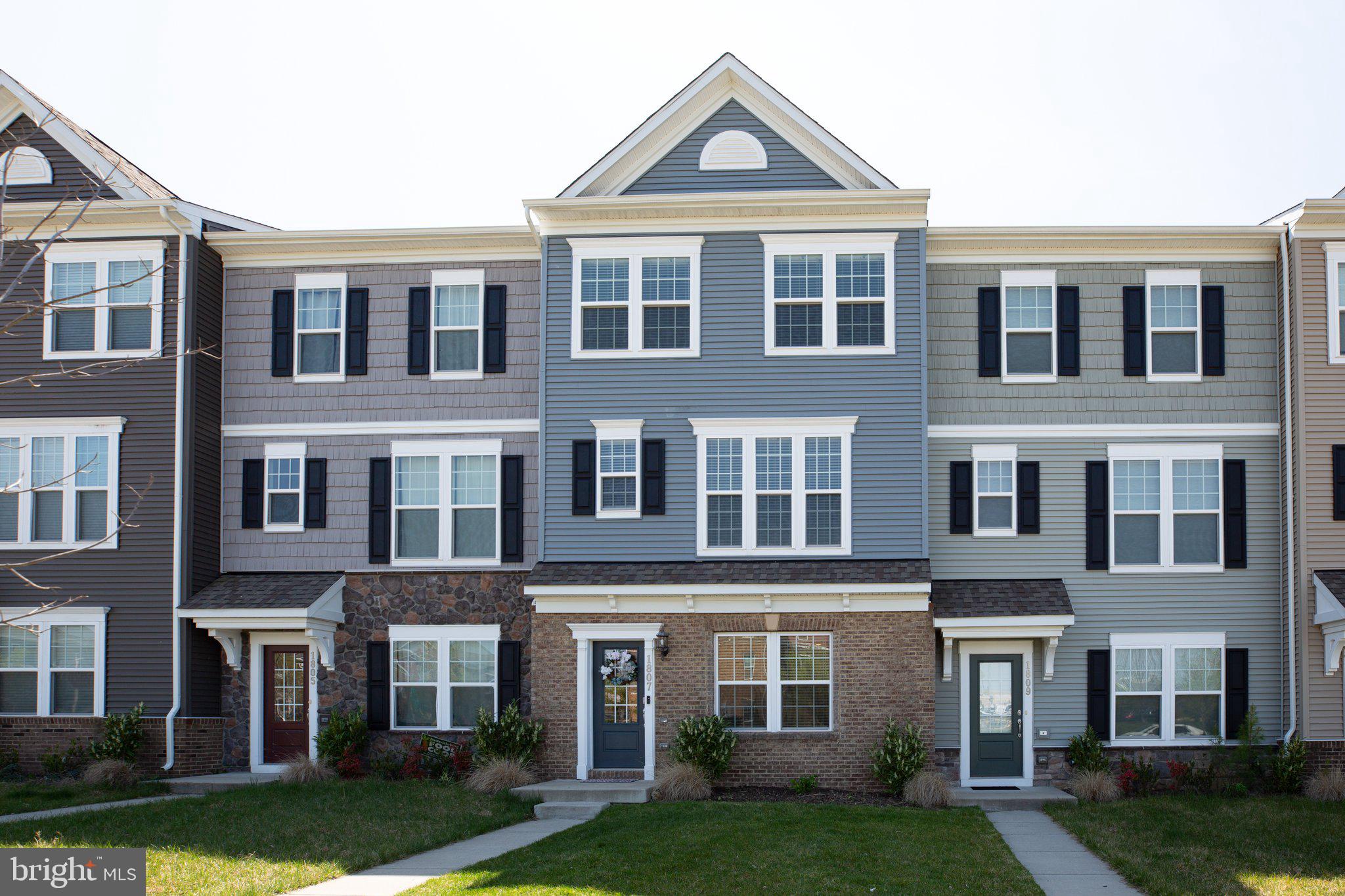1807 NOYACK LANE