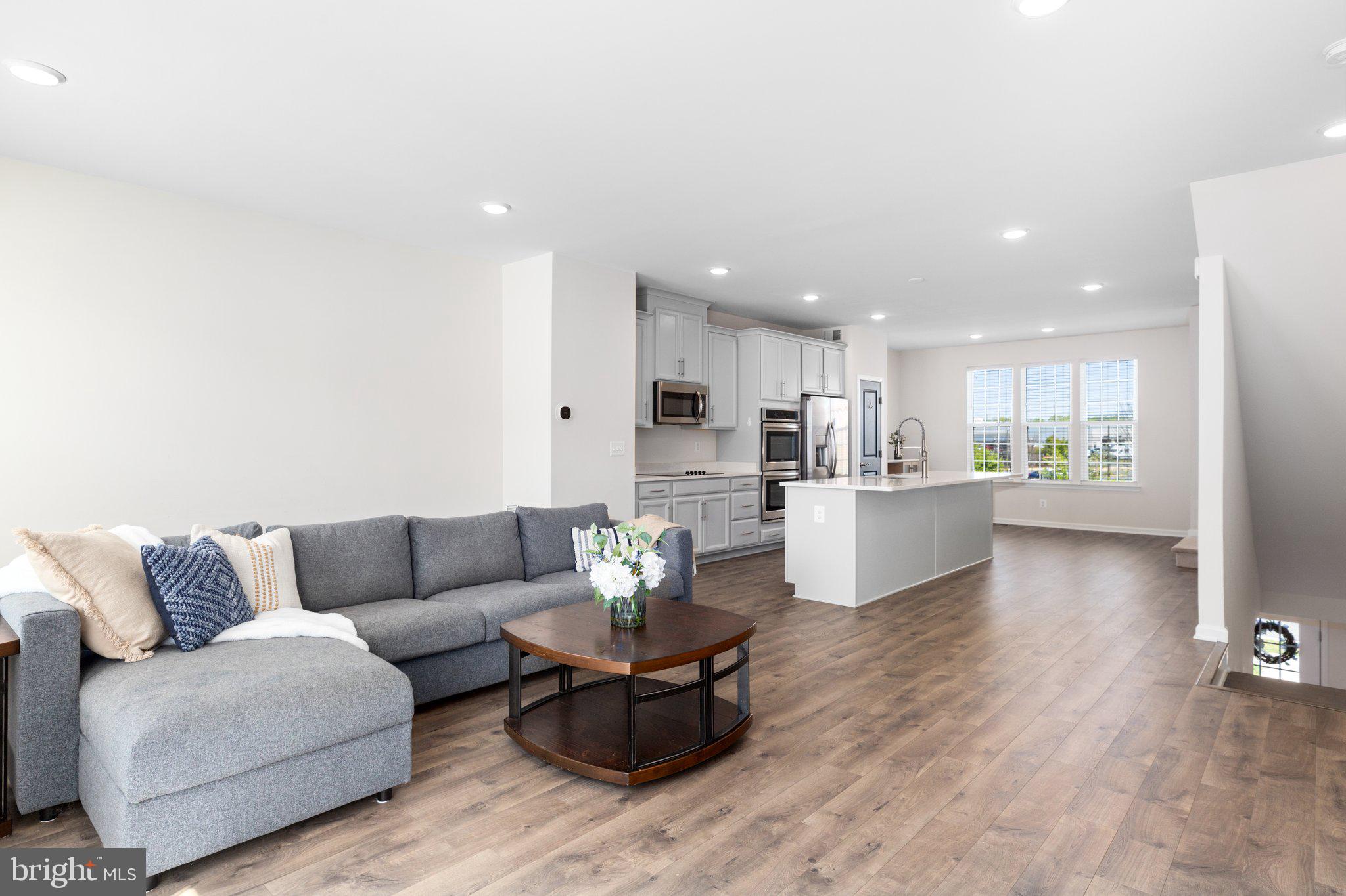 1807 NOYACK LANE