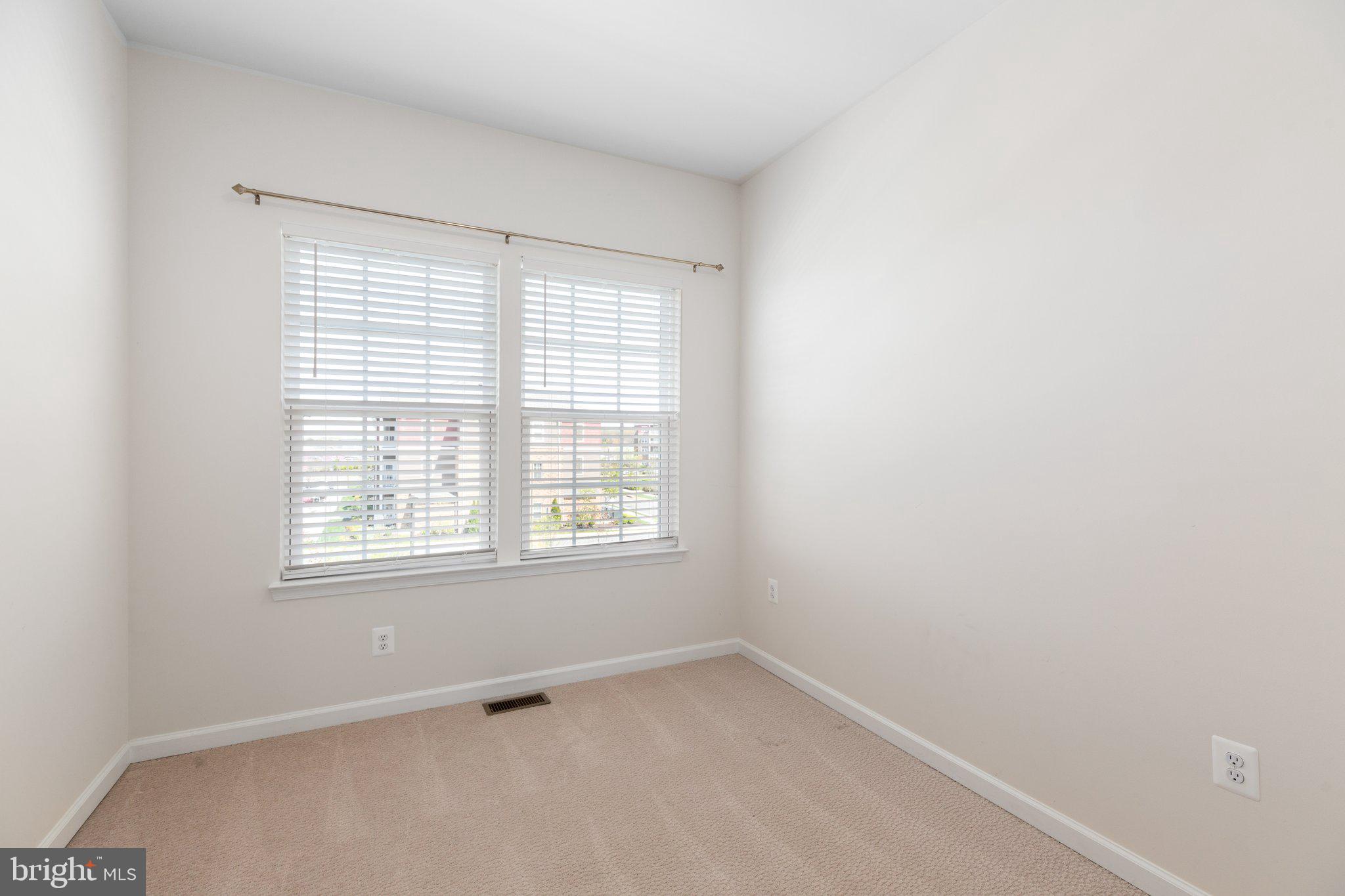 1807 NOYACK LANE