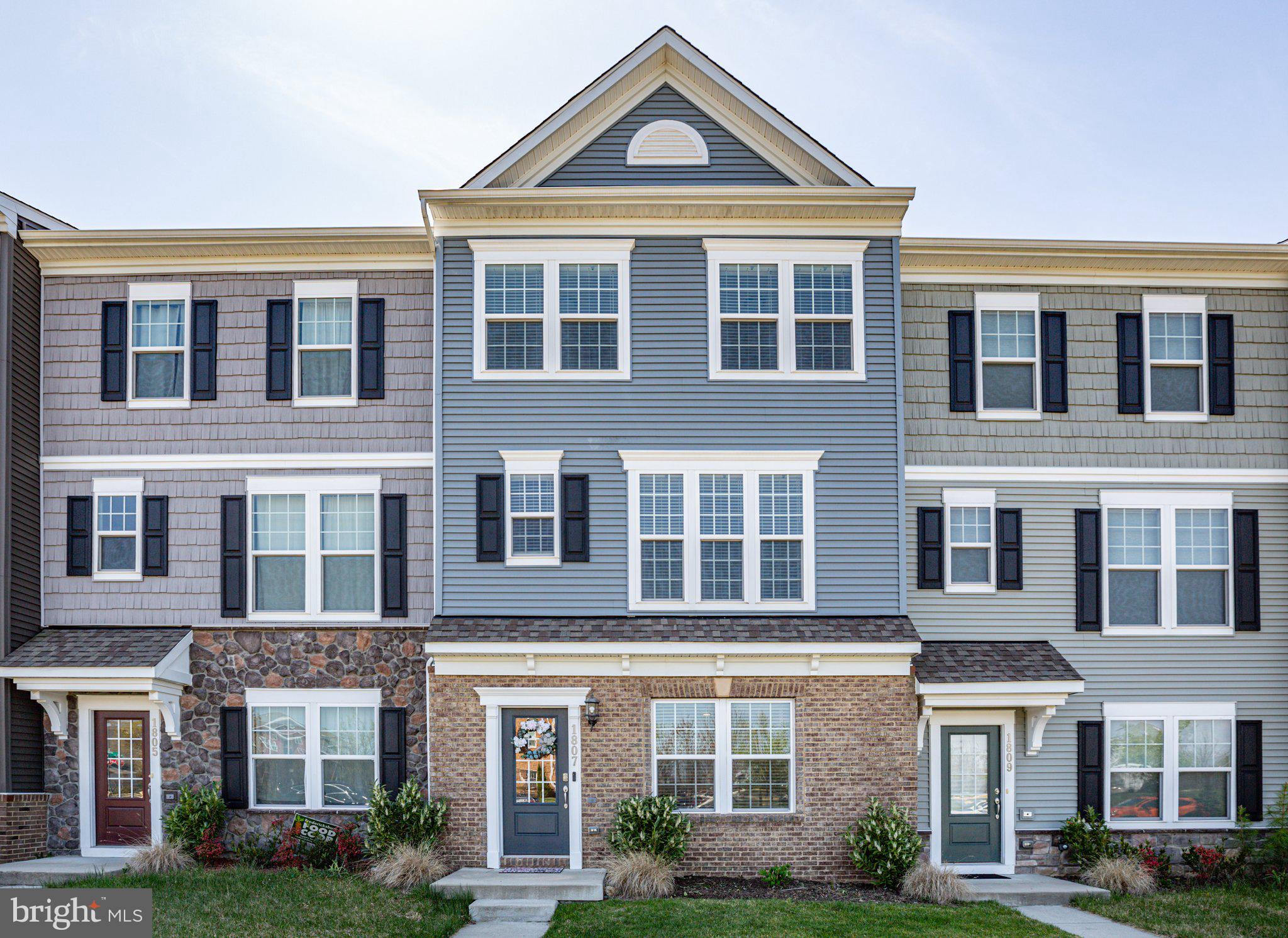 1807 NOYACK LANE