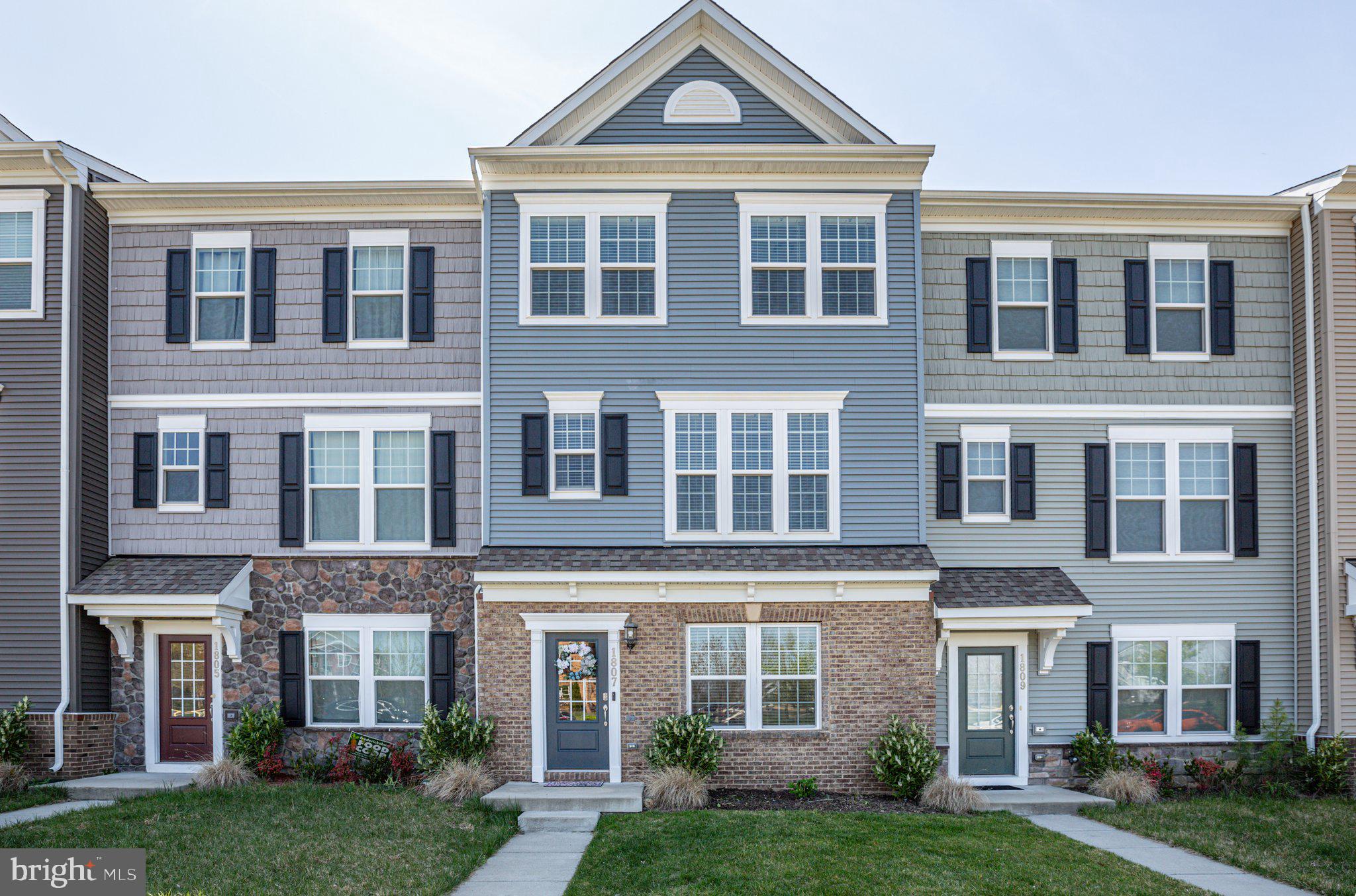 1807 NOYACK LANE