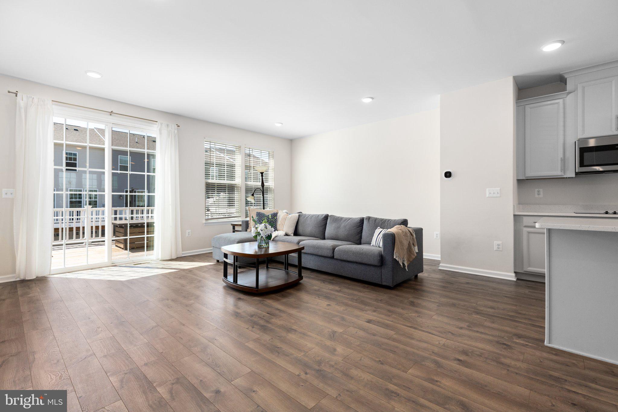 1807 NOYACK LANE