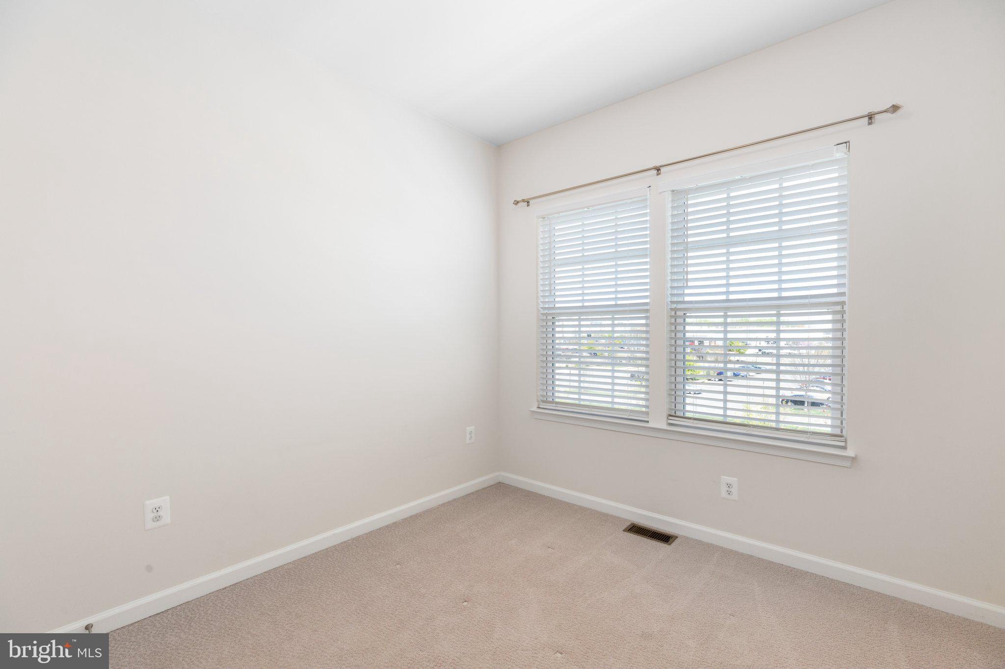 1807 NOYACK LANE
