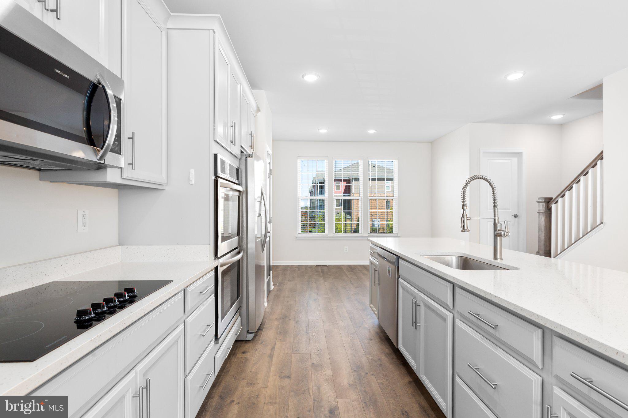 1807 NOYACK LANE