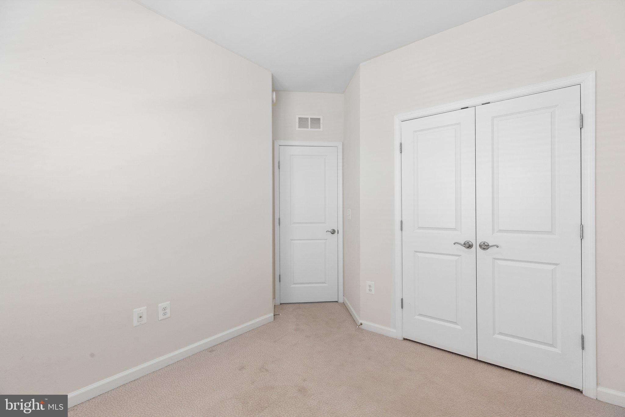 1807 NOYACK LANE