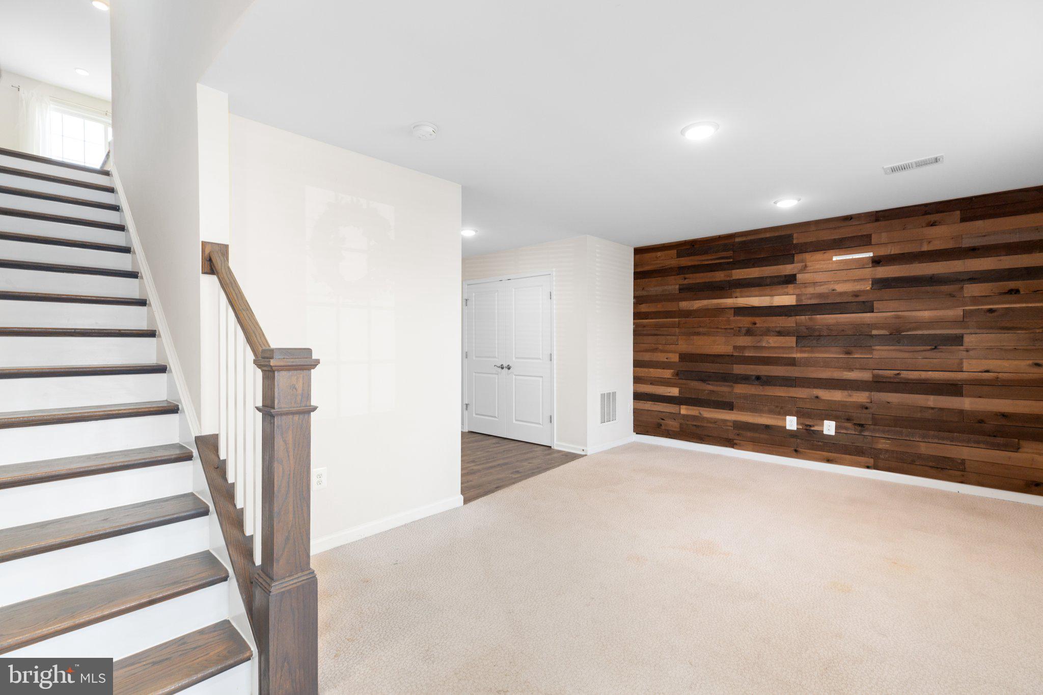 1807 NOYACK LANE