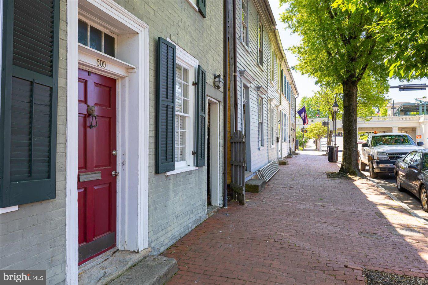 509 CAROLINE STREET