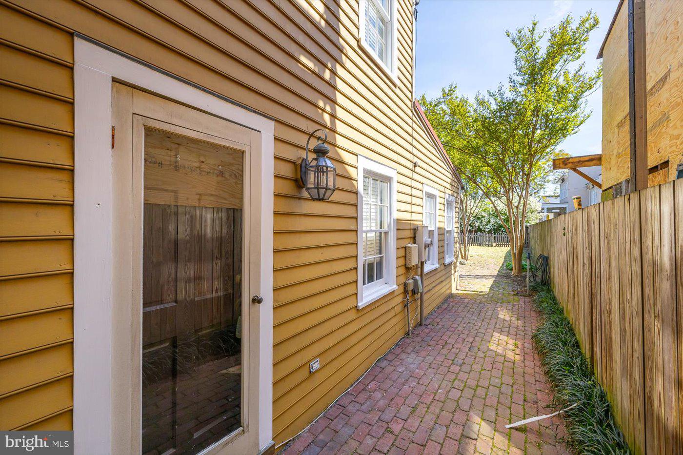 509 CAROLINE STREET