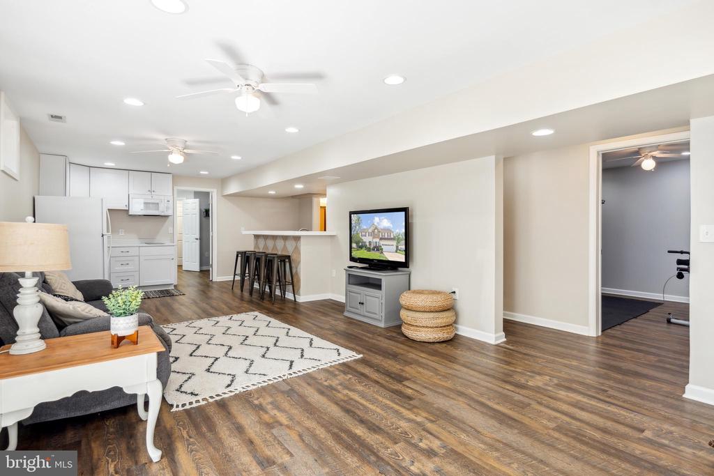 1002 CENTURY OAK DRIVE