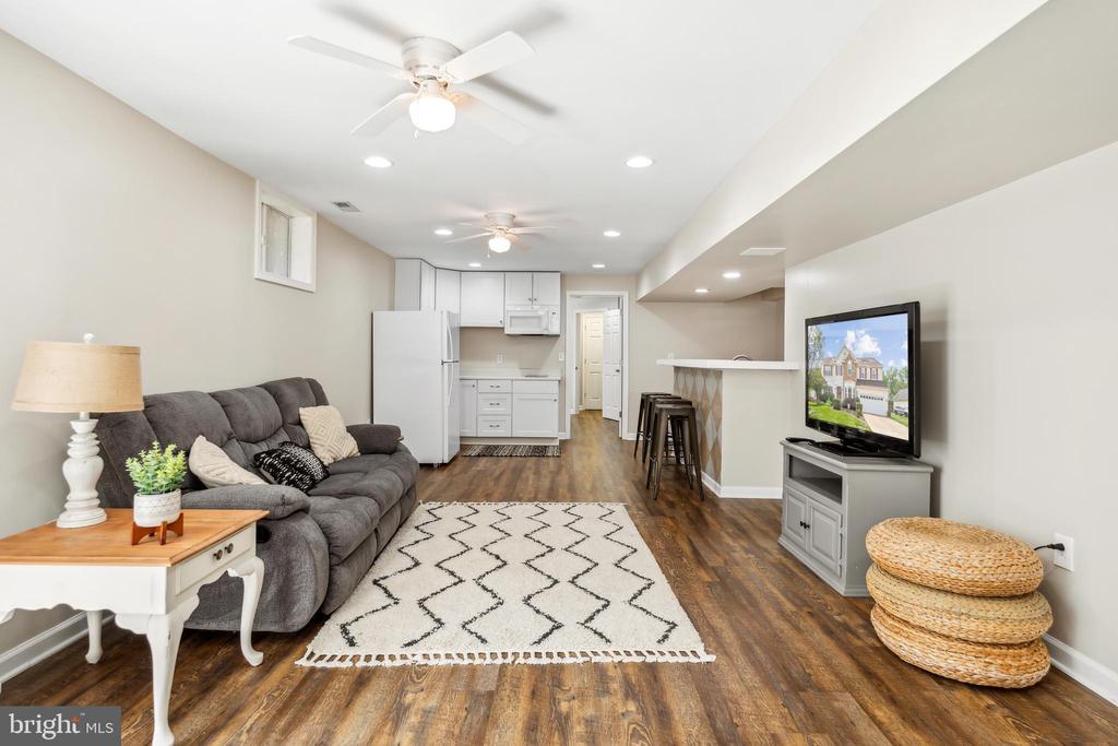 1002 CENTURY OAK DRIVE
