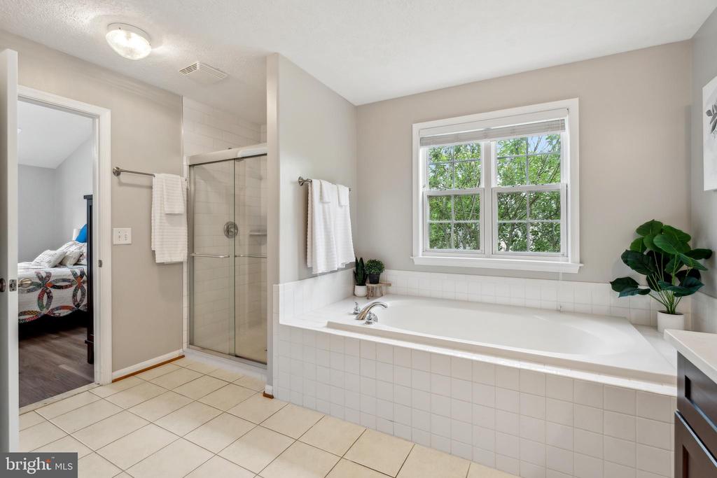 1002 CENTURY OAK DRIVE
