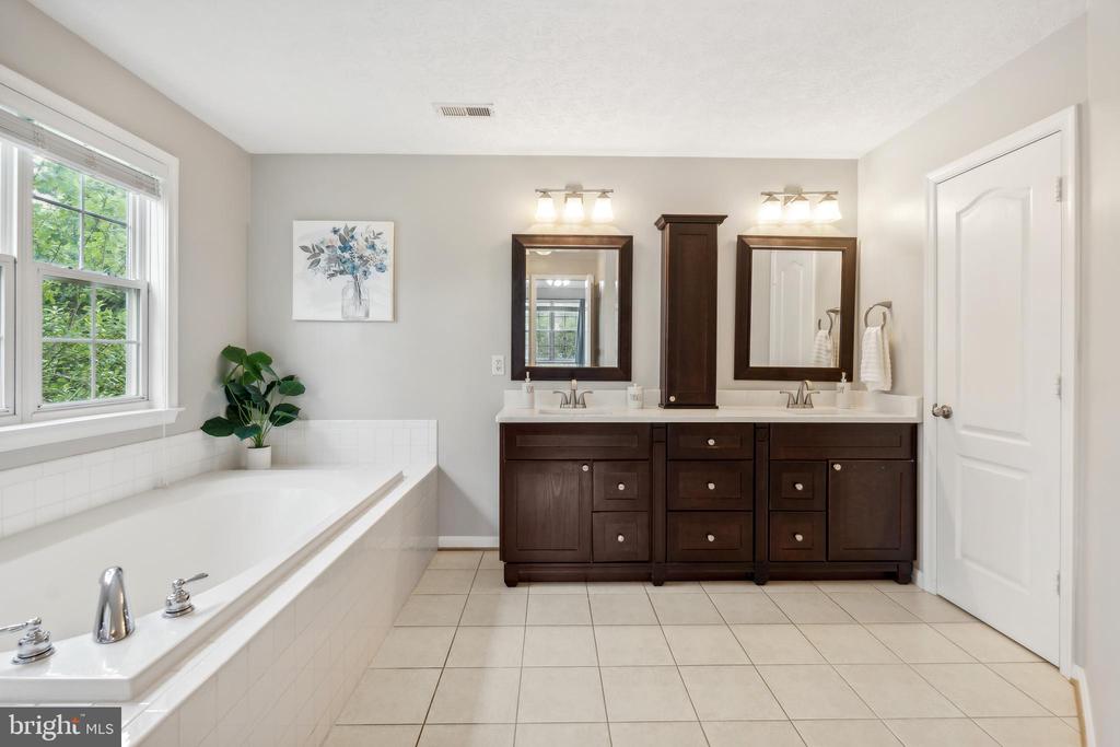 1002 CENTURY OAK DRIVE