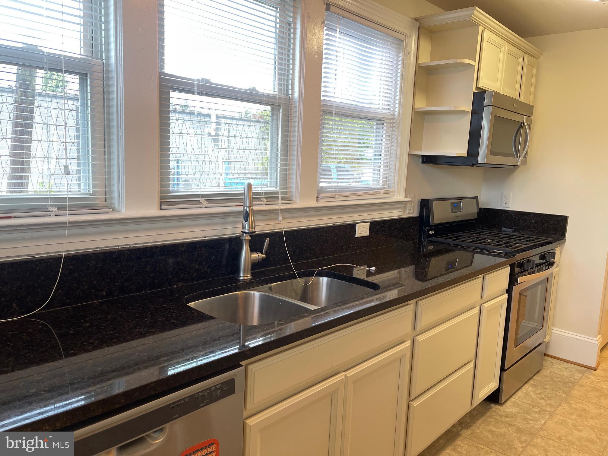 421 WALLACE STREET