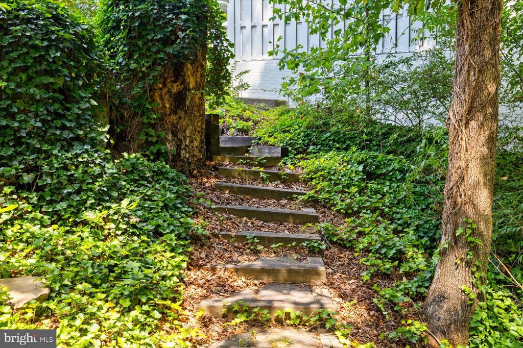 313 CANNON CIRCLE
