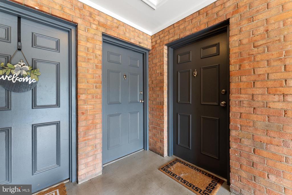 1805 WILLIAM STREET 207B