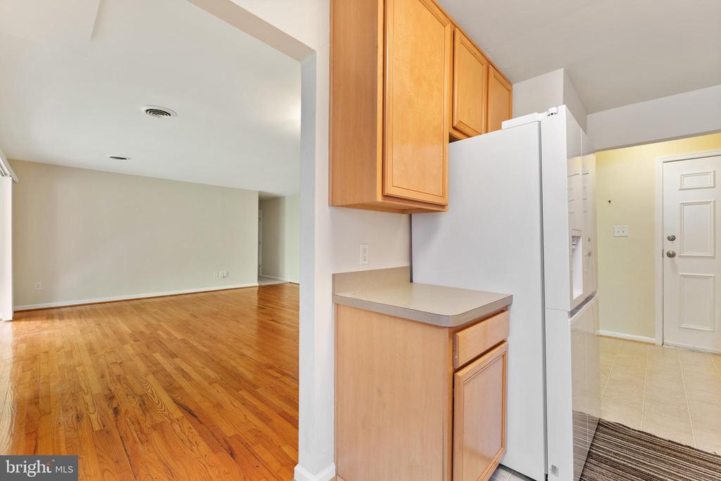 1805 WILLIAM STREET 207B