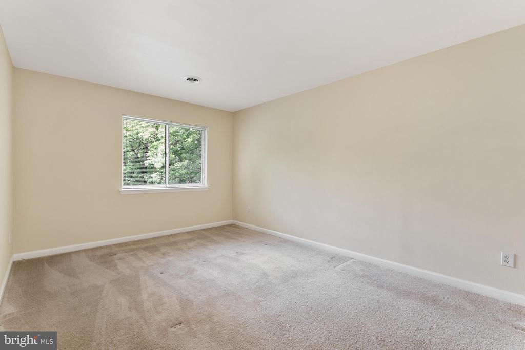 1805 WILLIAM STREET 207B