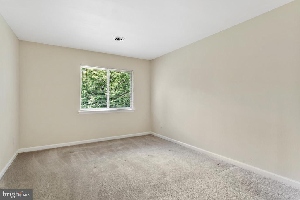 1805 WILLIAM STREET 207B