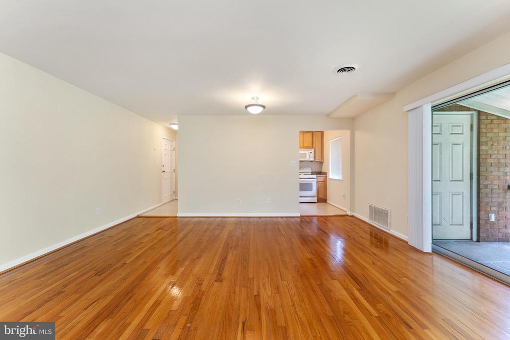 1805 WILLIAM STREET 207B