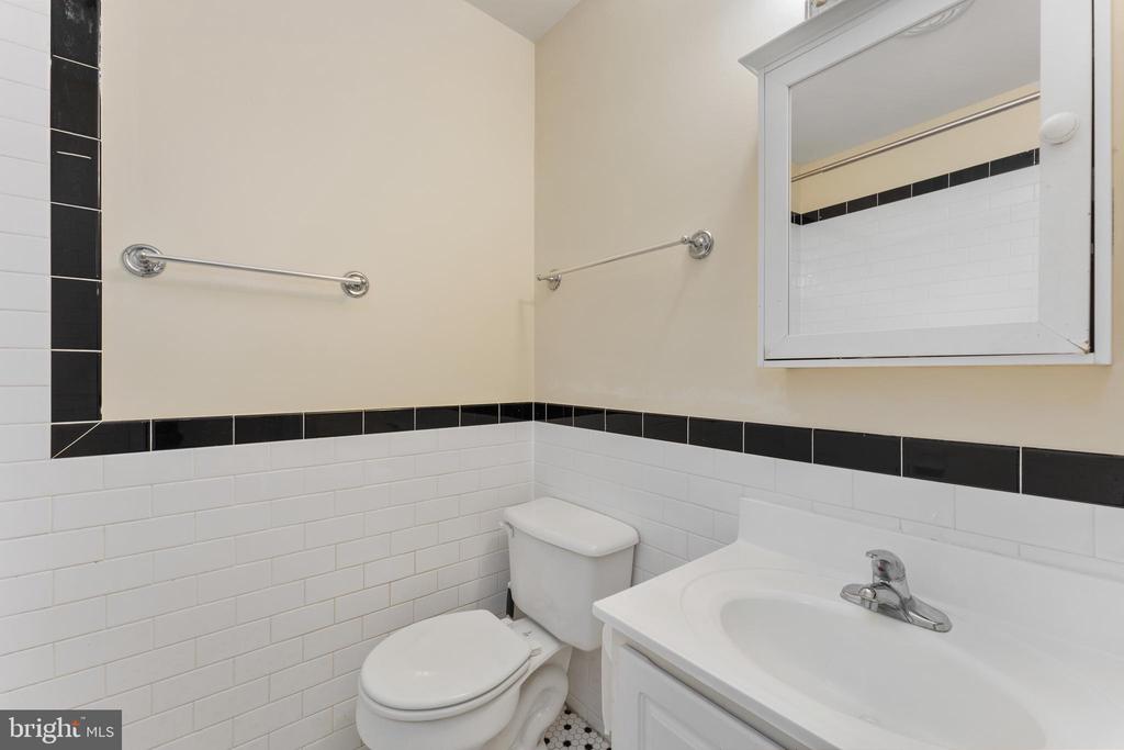 1805 WILLIAM STREET 207B