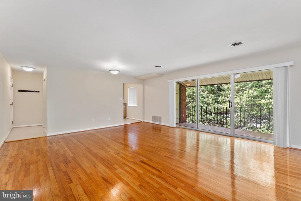 1805 WILLIAM STREET 207B