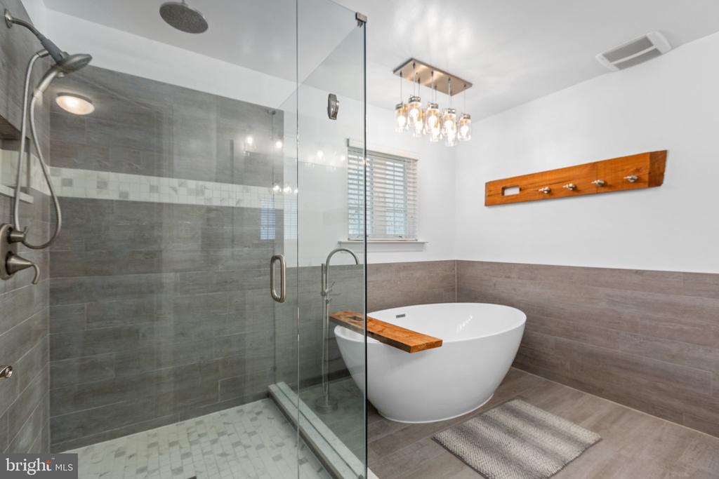 1101 DOWNMAN PLACE
