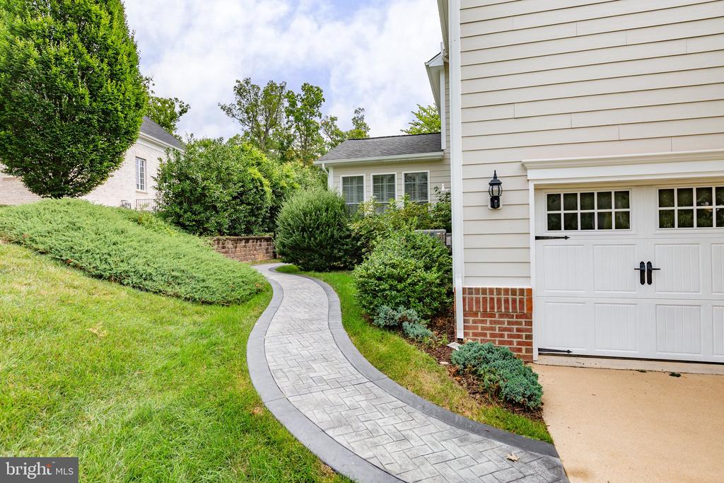 1101 DOWNMAN PLACE