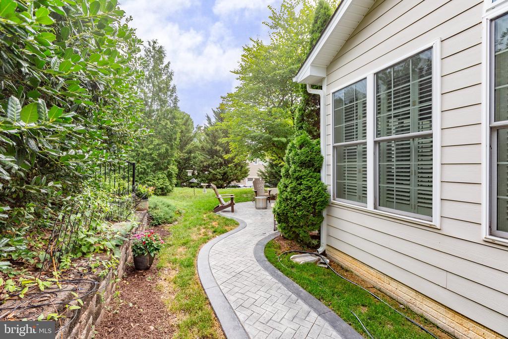 1101 DOWNMAN PLACE