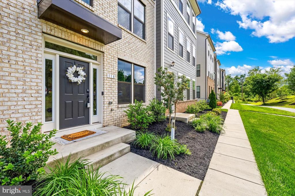 118 KINROSS LANE