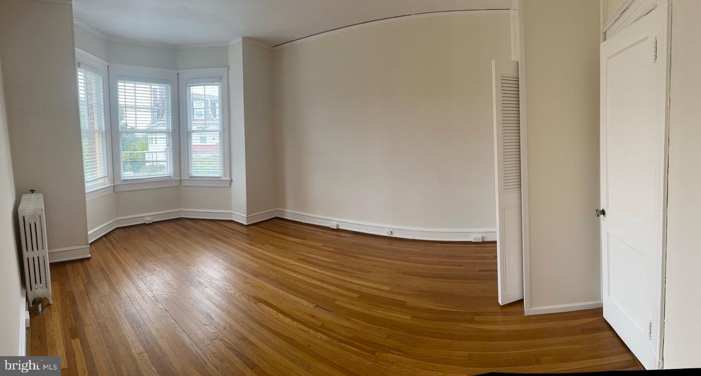 702 PRINCE EDWARD ST 4