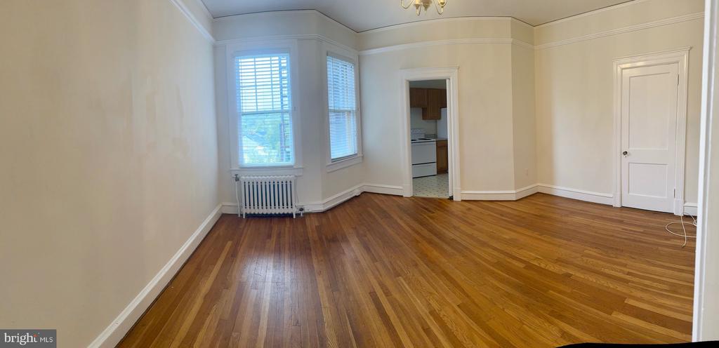 702 PRINCE EDWARD ST 4