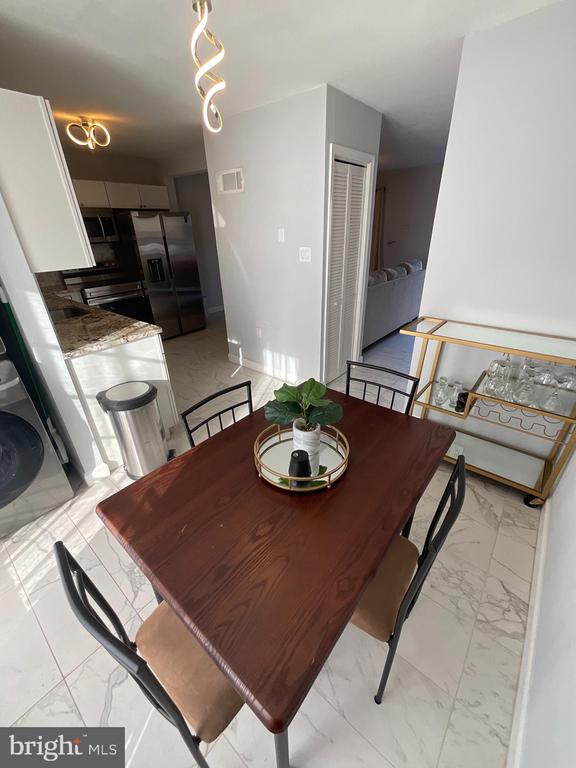 108 HICKOK CIRCLE
