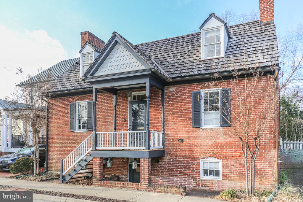 209 FAUQUIER STREET
