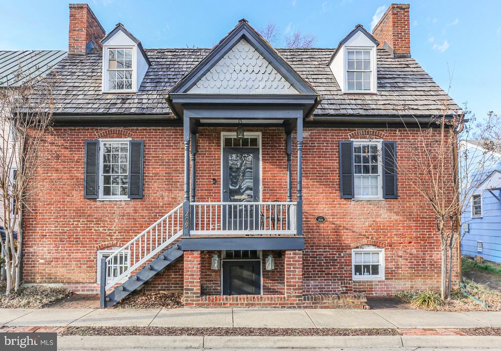 209 FAUQUIER STREET