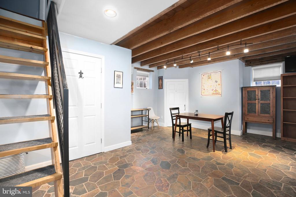 209 FAUQUIER STREET